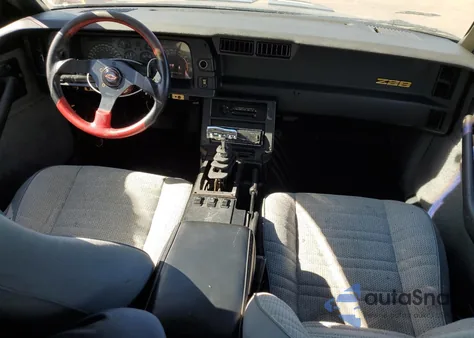 1991 Chevrolet Camaro Z28 z USA, uszkodzony, nr VIN 1G1FP2384ML182429